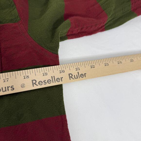 Nightmare on Elm Street Shirt Mens Medium Red Green Button Up Freddy Krueger - Picture 6 of 7